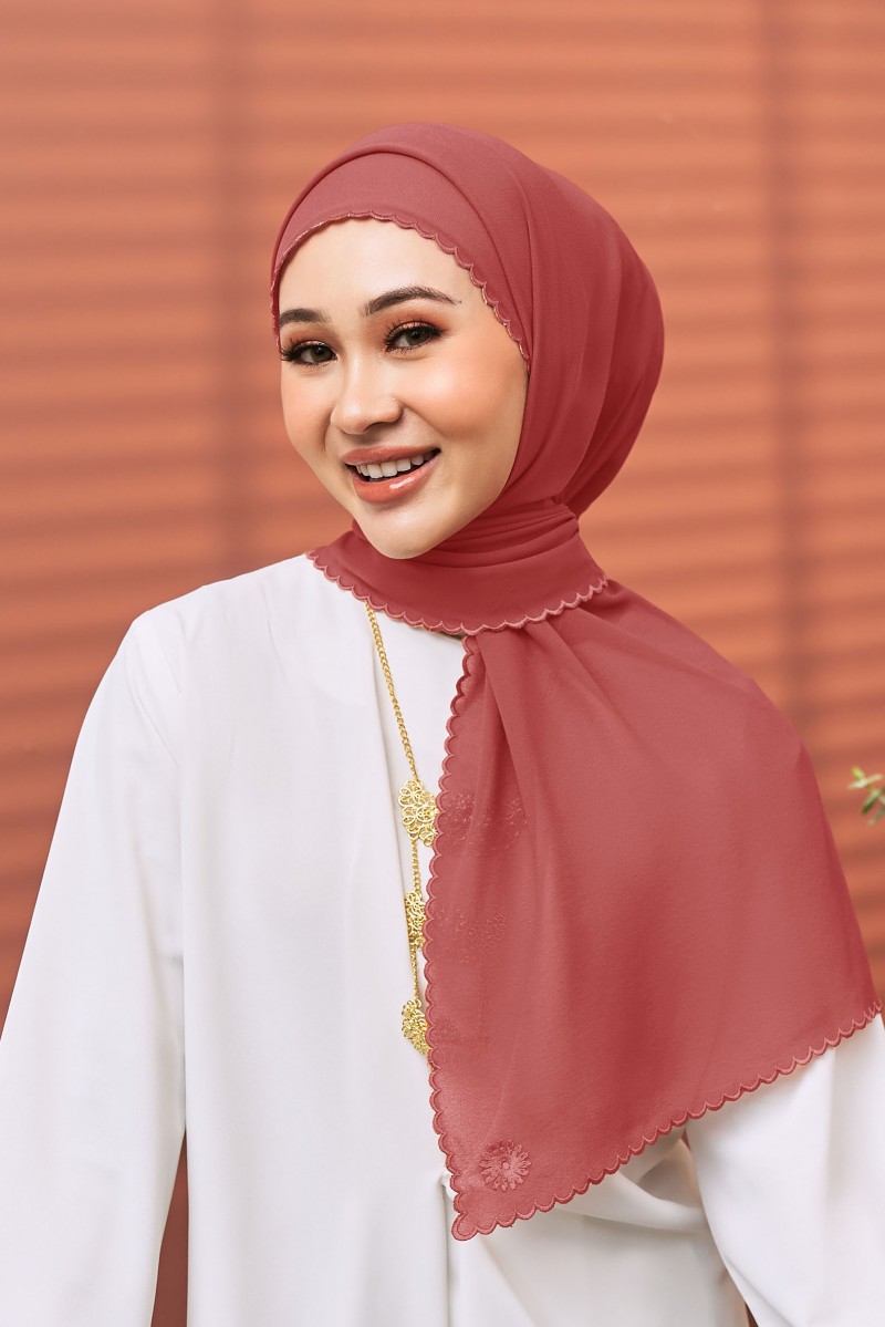 TIARA Sulam Shawl in Dusty Red